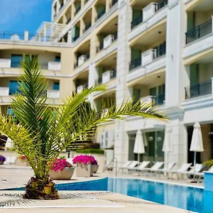 Penelopa Palace Hotel&spa Hotel de apartamente