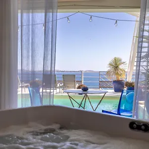  Maison d'hôtes Piscine Vue 1 France