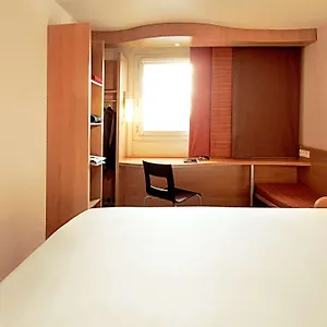 Ibis Airport Szálloda